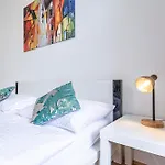 Peaceful And Stylish 2 Bedroom Apartment Cozy Atmosphere