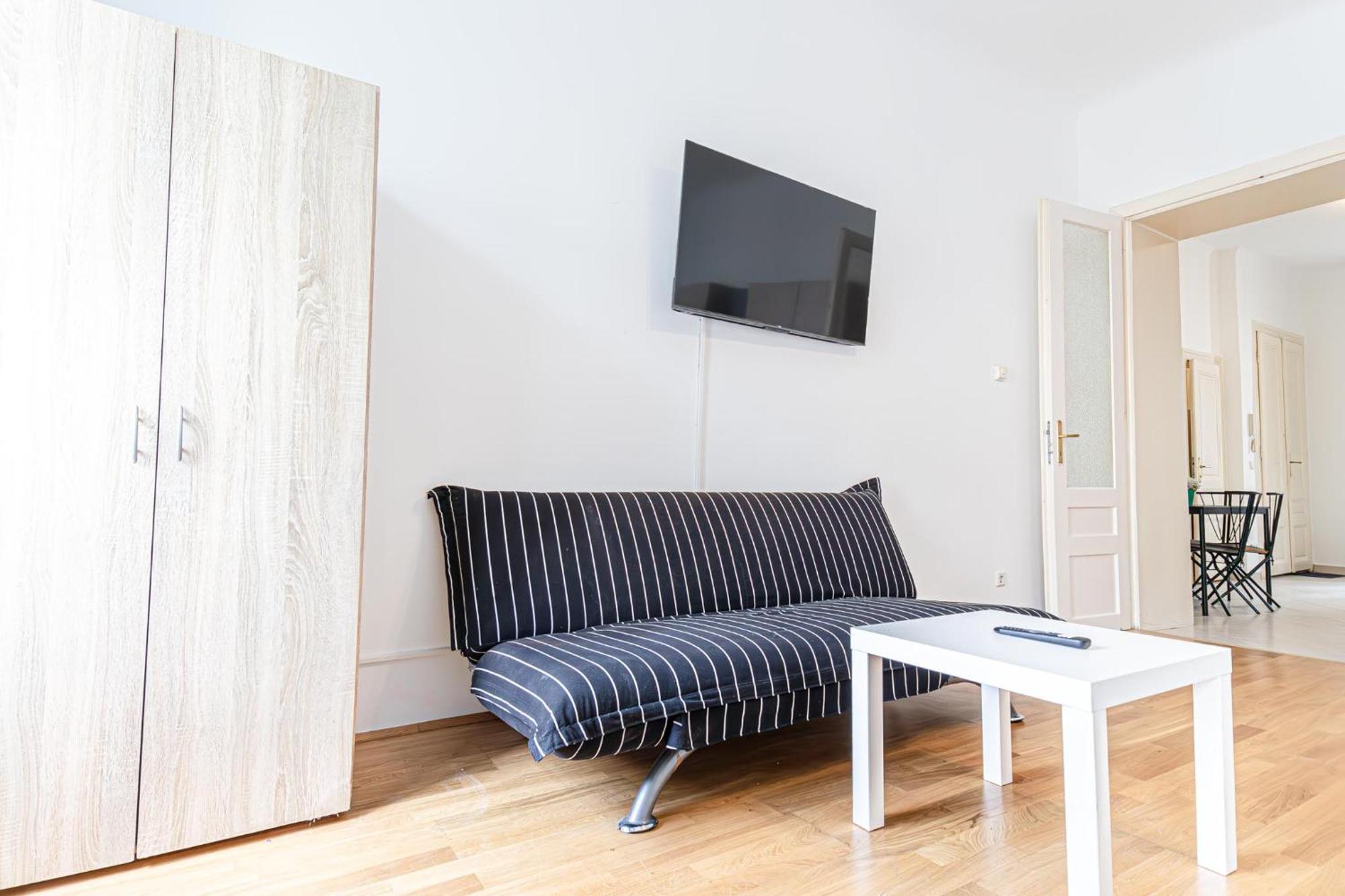 Peaceful And Stylish 2 Bedroom Cozy Atmosphere