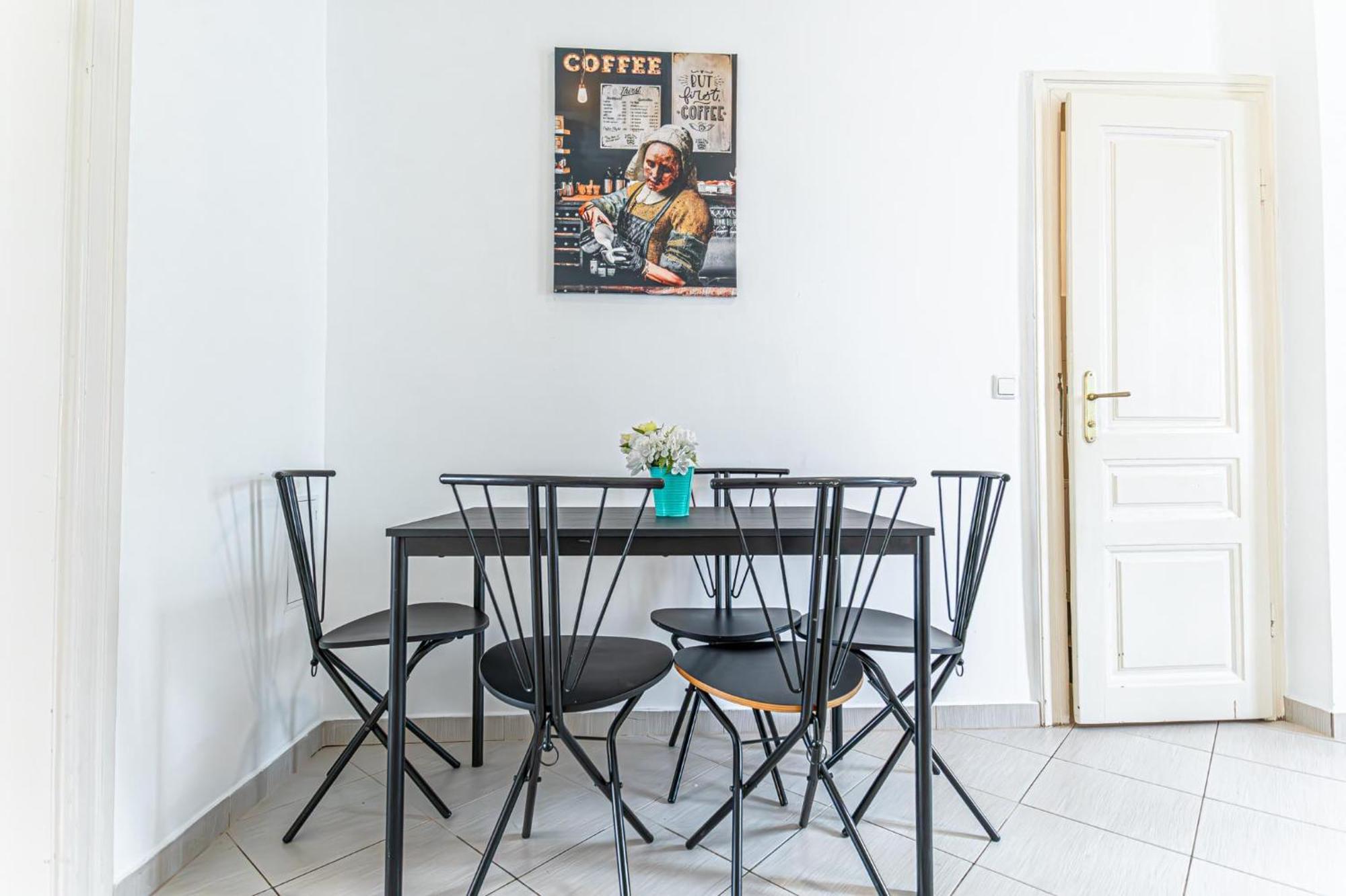 Peaceful And Stylish 2 Bedroom Cozy Atmosphere Apartment