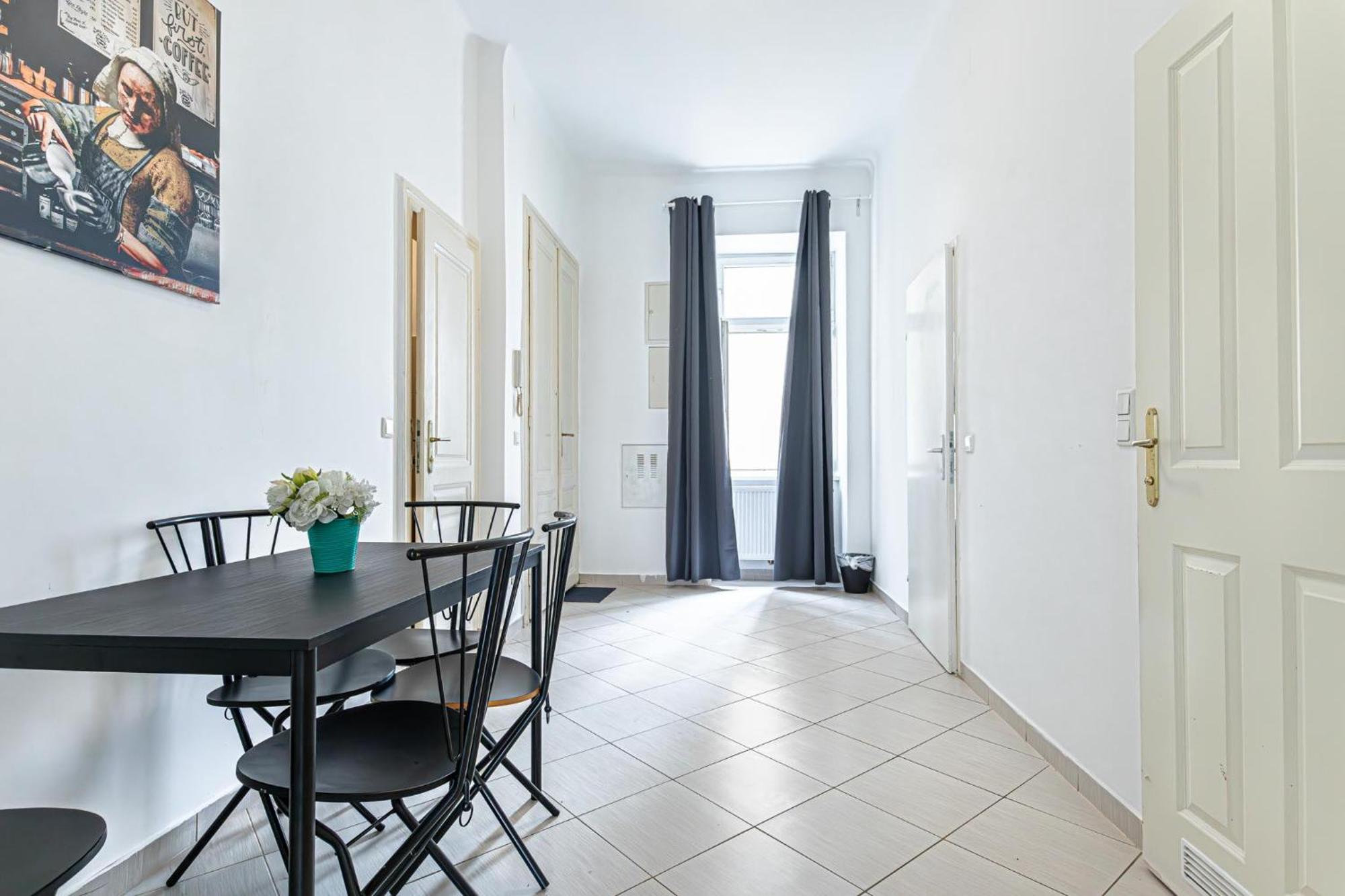 Peaceful And Stylish 2 Bedroom Cozy Atmosphere Apartment